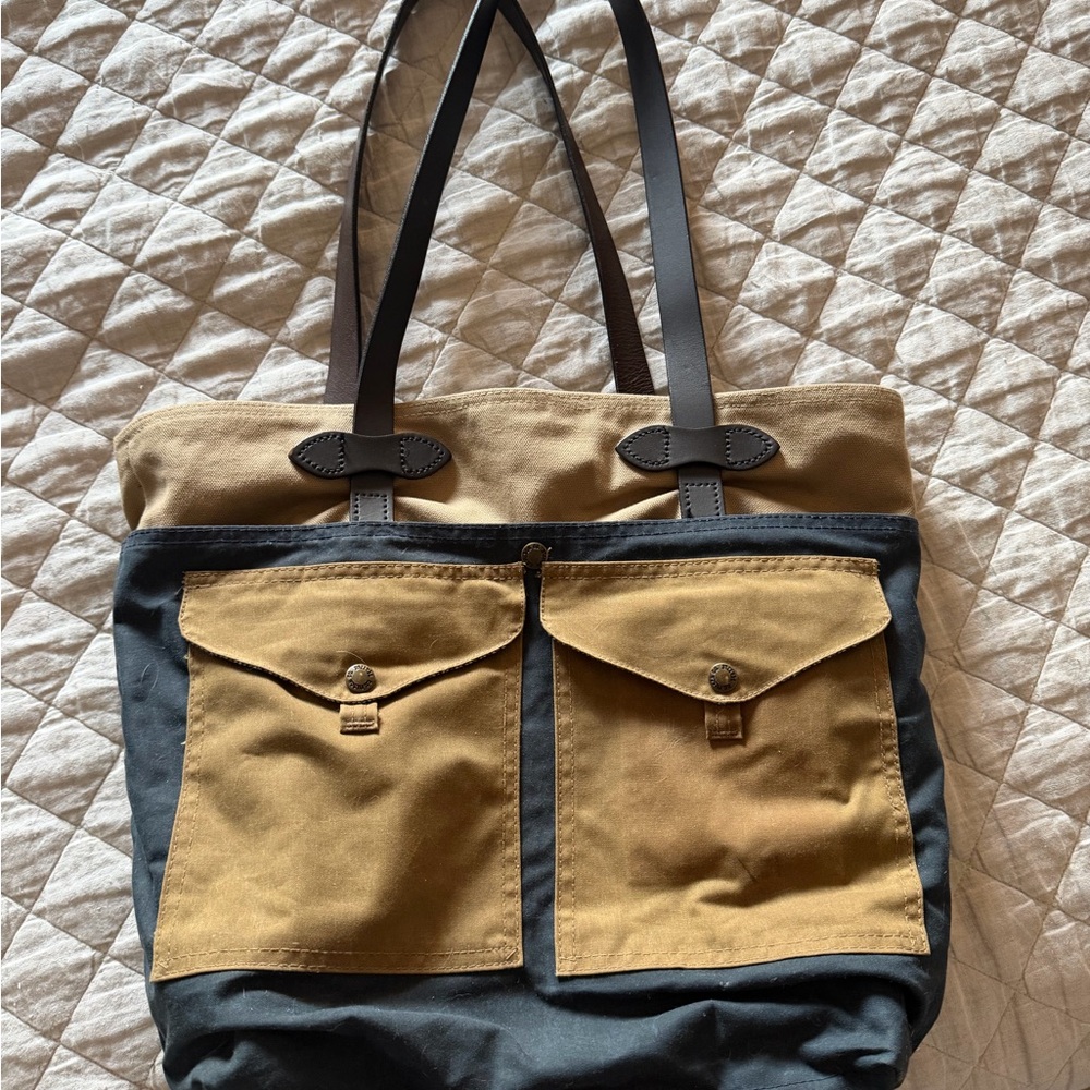 Filson Tote with Multi Pocket